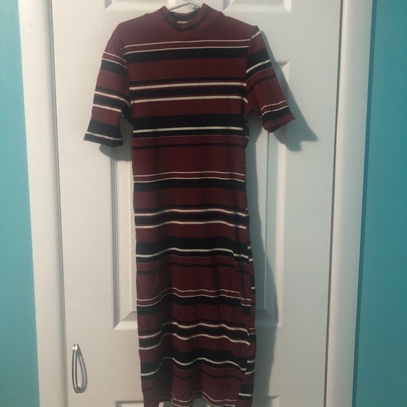 Maroon striped dress - Picture 1 of 4